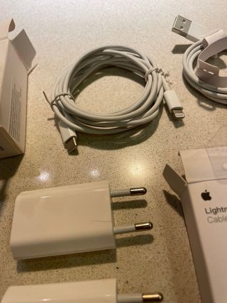 Cargadores y Cables Apple iPhone