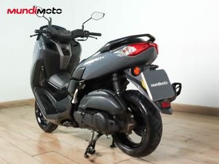 YAMAHA NMAX