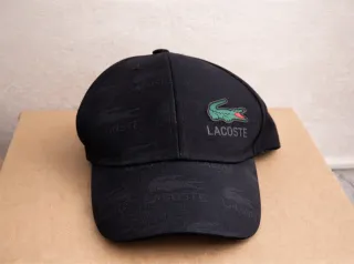 Gorra Lacoste Negra con Logo Verde