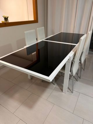 Mesa comedor + 8 sillas blancas y negras