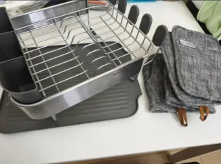 Sgocciolatore per piatti KitchenAid e set di guanti da cucina