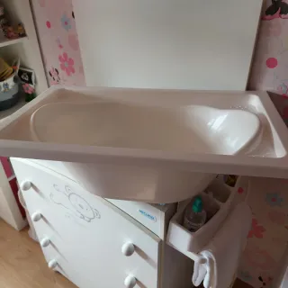 Cómoda Micuna con cambiador y bañera