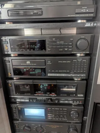Equipo de música Vintage SONY Sólo venta en person