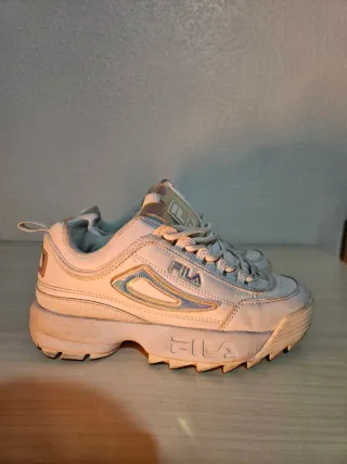 Zapatillas Fila Blancas y Multicolor