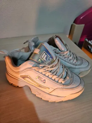 Zapatillas Fila Blancas y Multicolor