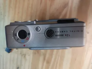 Cámara Digital Compacta NGS Zoom 12x