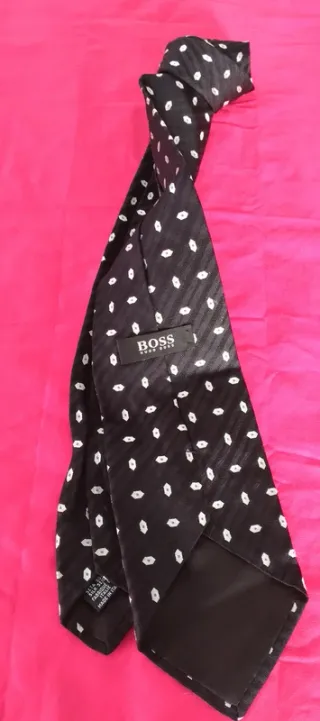 Corbata Hugo Boss Negra Lunares