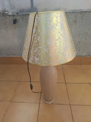 Lámpara de mesa cerámica y tela