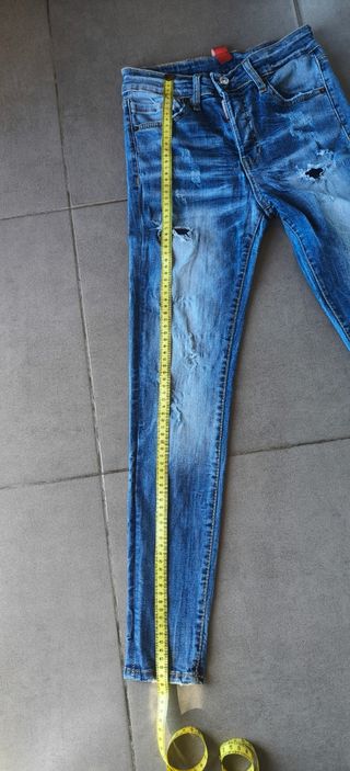 Pantalones vaqueros desgastados azules