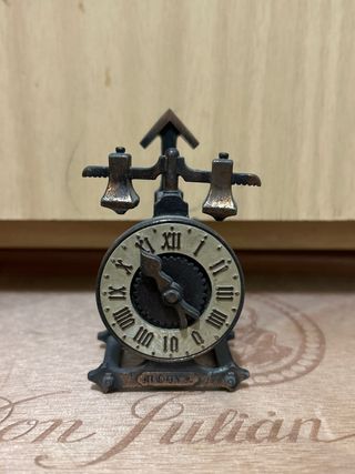 Sacapuntas reloj de sobremesa antiguo