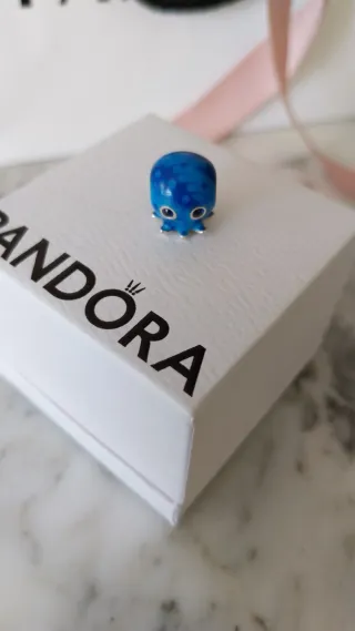 Charm Pandora Pulpo Azul y Plateado