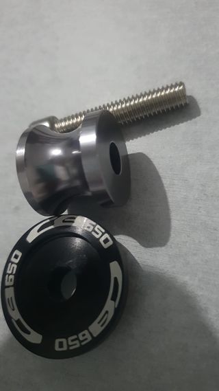 Triumph Trident 660 Swingarm Spools M8