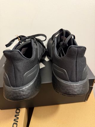 Adidas PureBoost 23 Triple Black Talla 43 1/3