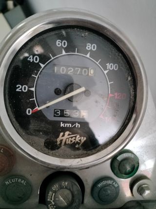 Moto Husky 125cc. Custom de 4T 10.000km  Año 2000.