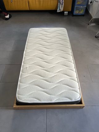 Cama tipi infantil 70x140 cm de madera con colchón