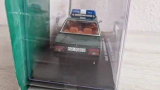 Coche SEAT 131 Supermirafiori 1/24 Guardia Civil