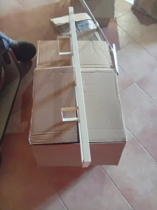 Estante para CDs blanco de metal