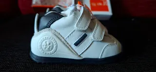 Biomecanics T.18 Deportivas Blancas