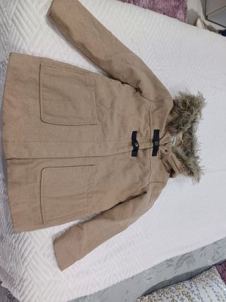 Abrigo niña con capucha y pelo