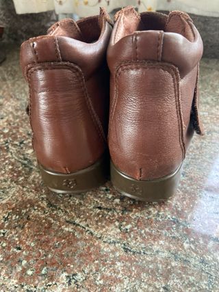Botines de piel marrones