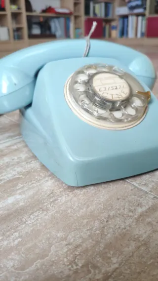 Teléfono Heraldo azul antiguo