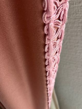 LOTE DE DOS Cortinas rosa con borde decorativo