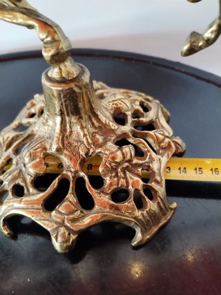 Candelabros de Bronce con Figuras de Caballeros