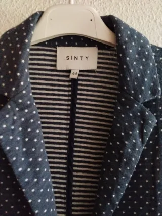 Blazer azul marino SINTY con lunares Talla 40