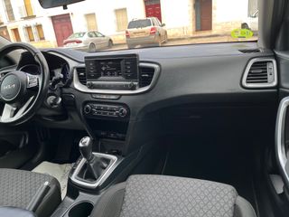 Por 201€ mes-KIA Ceed 1.0 TGDi 74kW 100CV Concept