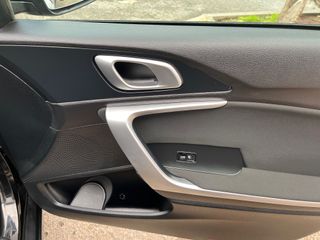 Por 201€ mes-KIA Ceed 1.0 TGDi 74kW 100CV Concept