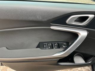 Por 201€ mes-KIA Ceed 1.0 TGDi 74kW 100CV Concept