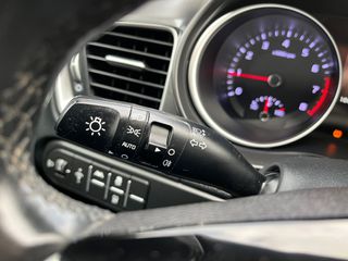 Por 201€ mes-KIA Ceed 1.0 TGDi 74kW 100CV Concept