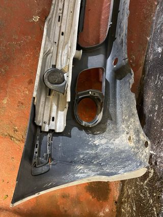 Parachoques BMW pack M bmw e46 para restaurar.