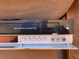 Combo Reproductor DVD y VHS LG V190 Parareparación