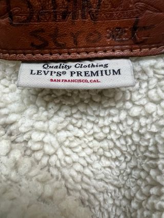 Chaqueta vaquera Levi's con borrego