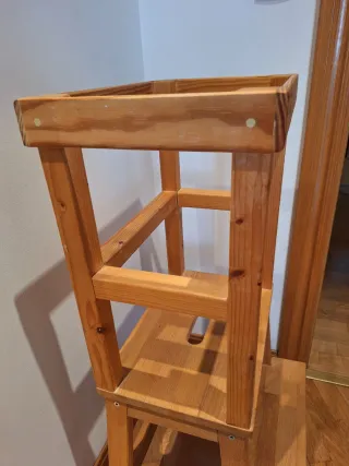 Torre di apprendimento Montessori in legno