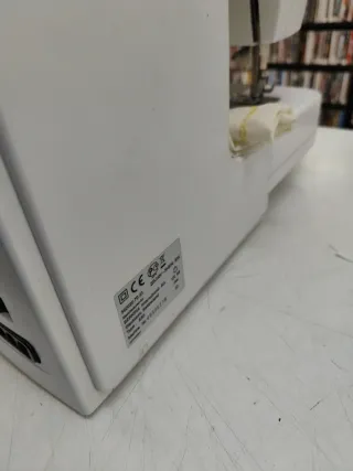 Máquina de coser Bernette E55