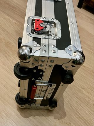 Pedalera con flightcase y pedales