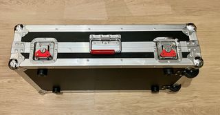 Pedalera con flightcase y pedales