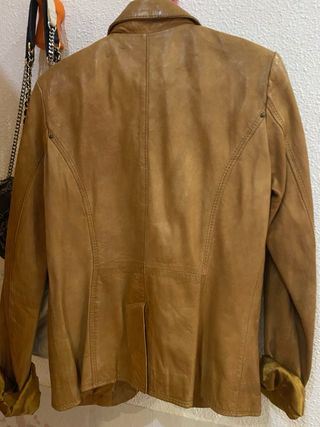 Chaqueta de piel camel Bershka Talla M