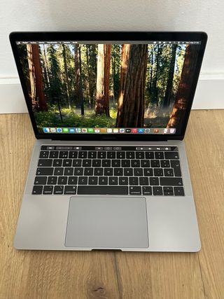 MacBook Pro 13” 2019 i7 Touch Bar 16GB RAM