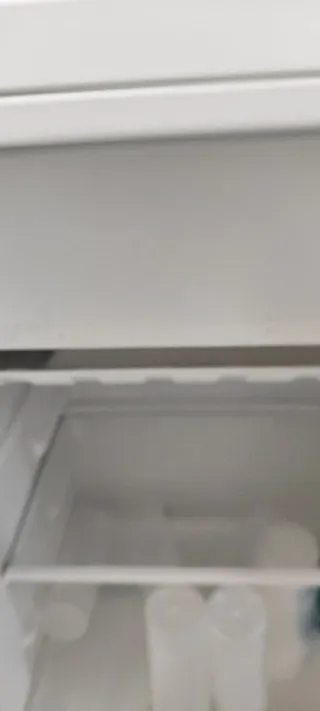 Frigorífico OK pequeño blanco, casi sin uso.