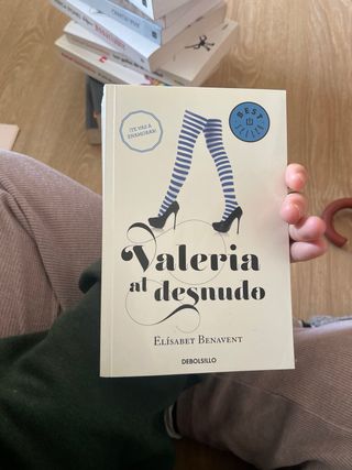 Valeria al desnudo / Valeria Naked (Serie Valer...