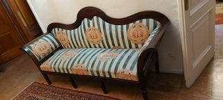 Sofá antiguo tapizado madera