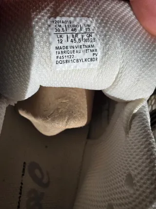 Zapatillas ASICS Plata y Blanco