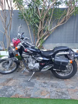 Moto Custom 125 Negra