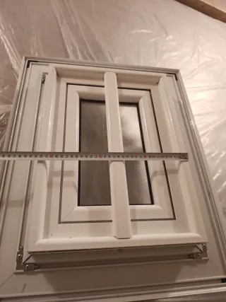Ventana aluminio 63x50 cm