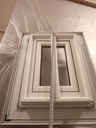 Ventana aluminio 63x50 cm