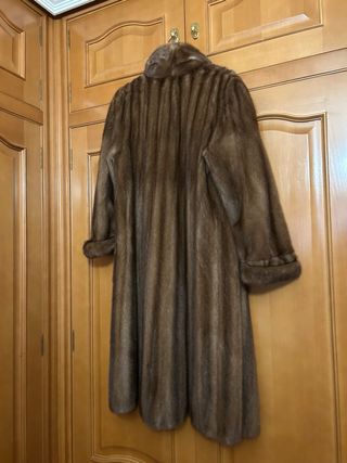 Abrigo visón sintético marrón
