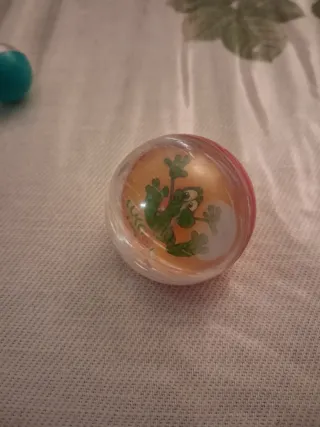 Palla rimbalzante con rana
